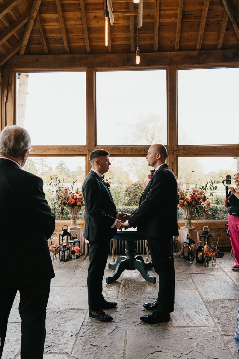 Same-sex-Ceremony-at-Barns-Yard-Worcestershire-