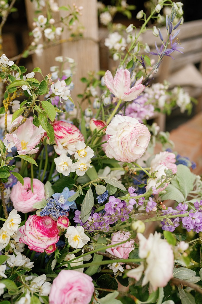 Spring-Urns-in-the-Barns-Yard-Courtyard